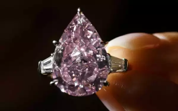 Historic gems to star at Geneva jewel auctions